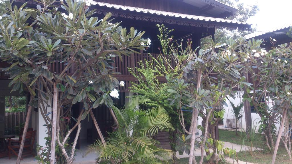 Hora Home Lampang Exterior foto